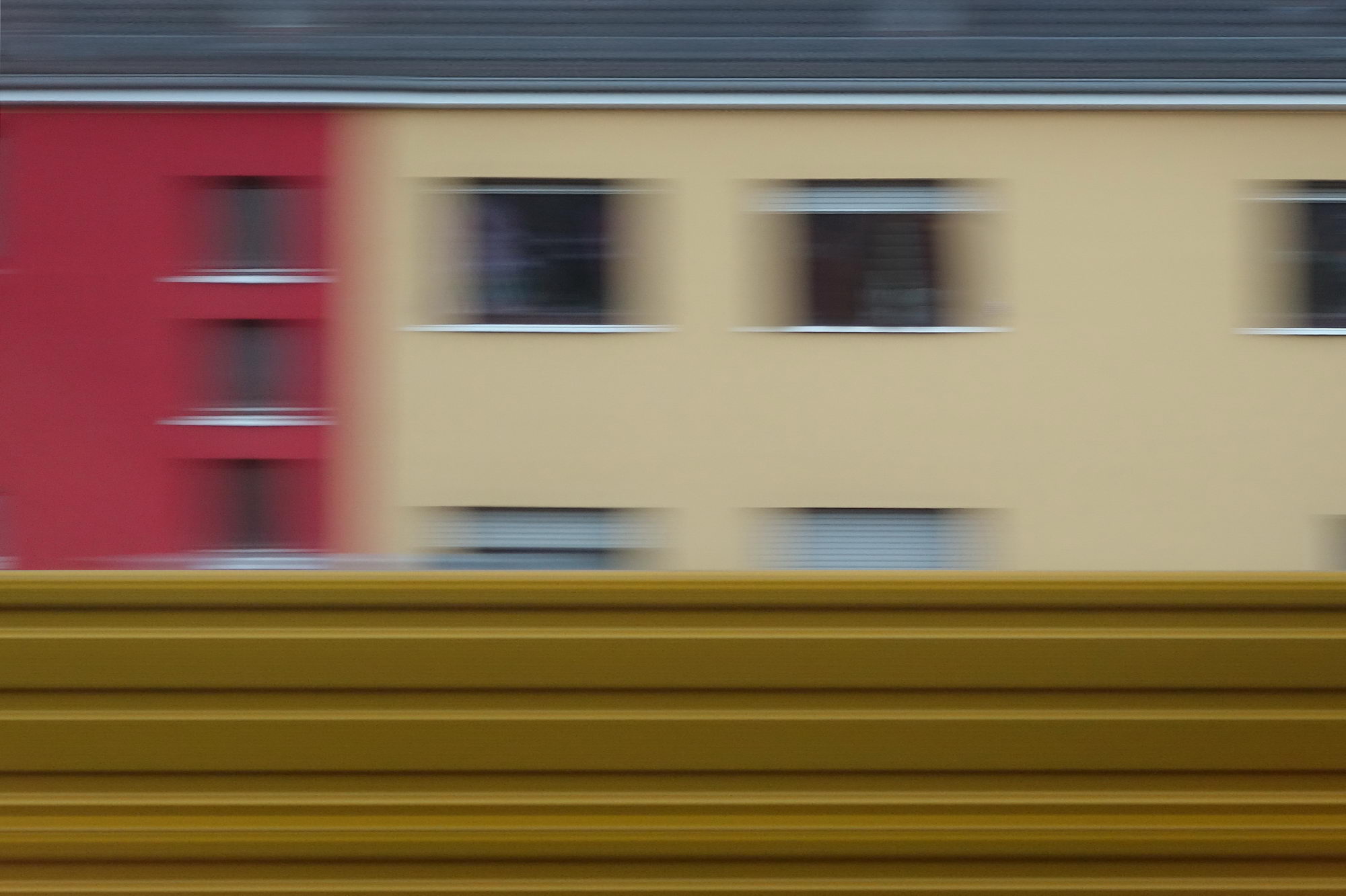 Hinter der Schallmauer